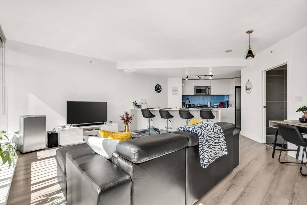 Central Luxury Apartment With Best City Views! Vancouver Exterior photo
