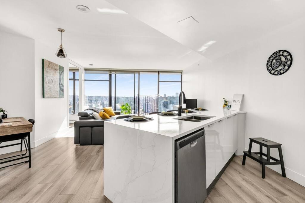 Central Luxury Apartment With Best City Views! Vancouver Exterior photo